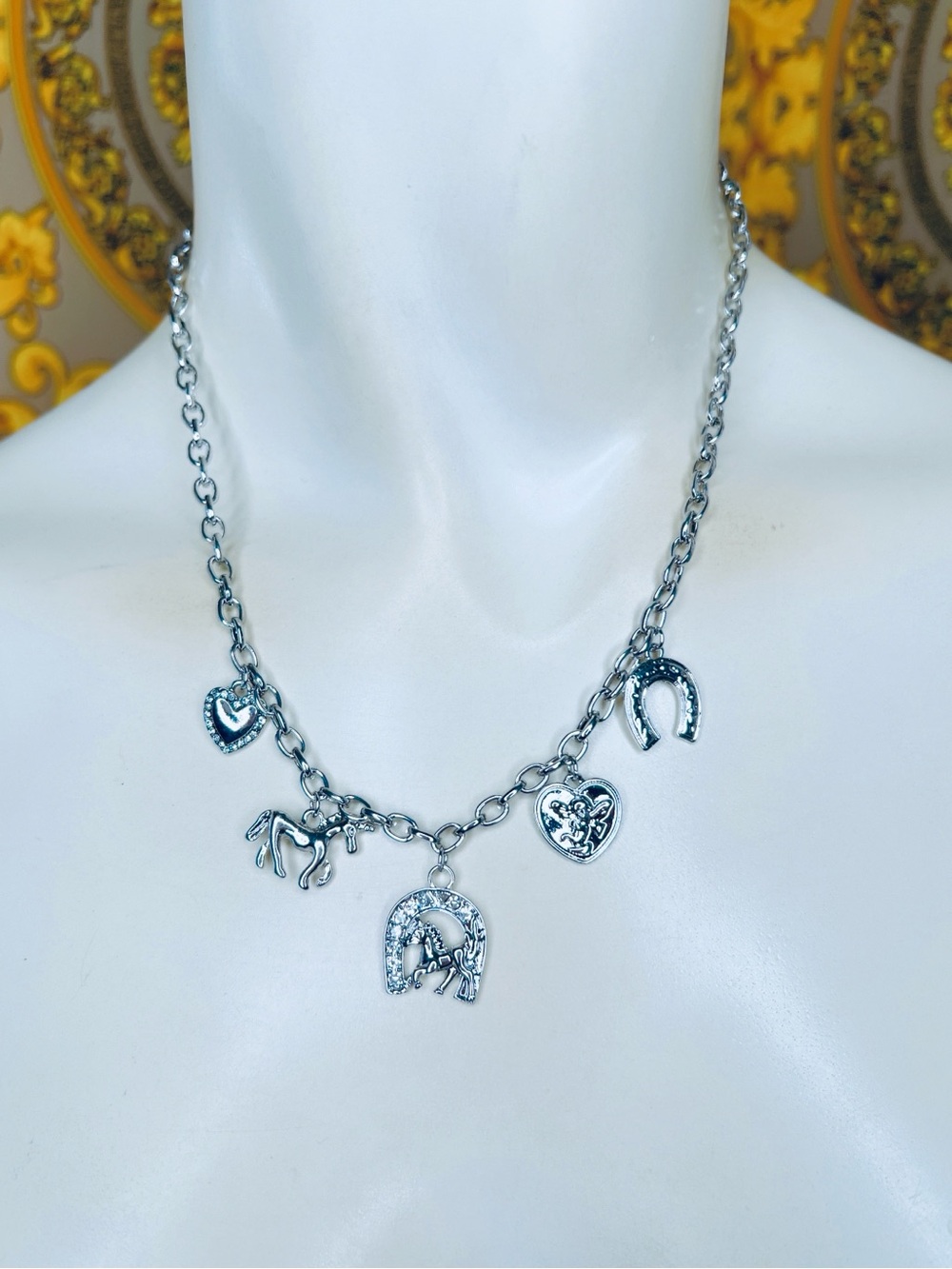 Unicorn 🦄 charm crystal horseshoe silver 16” to 18” necklace adjustable oval